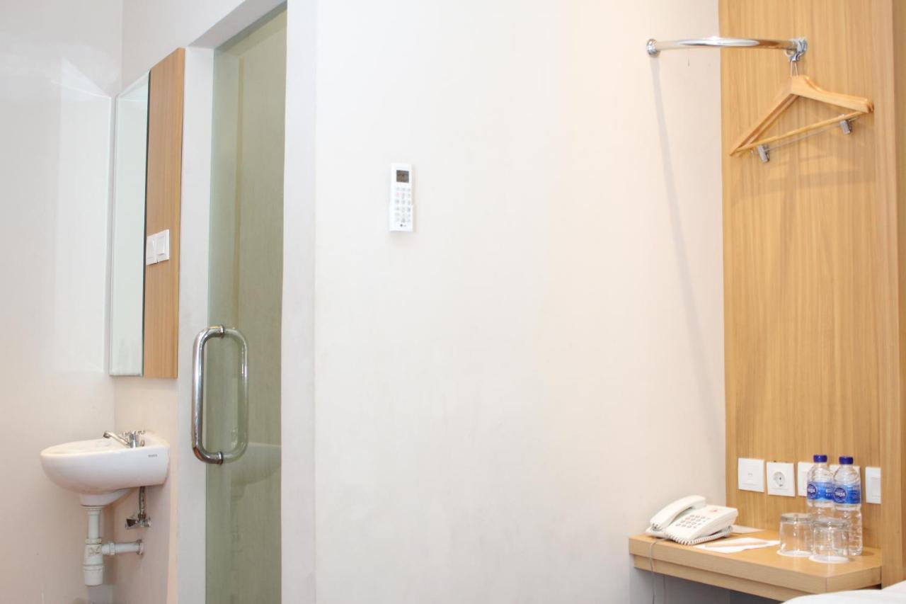 Vinotel Cirebon Exterior photo