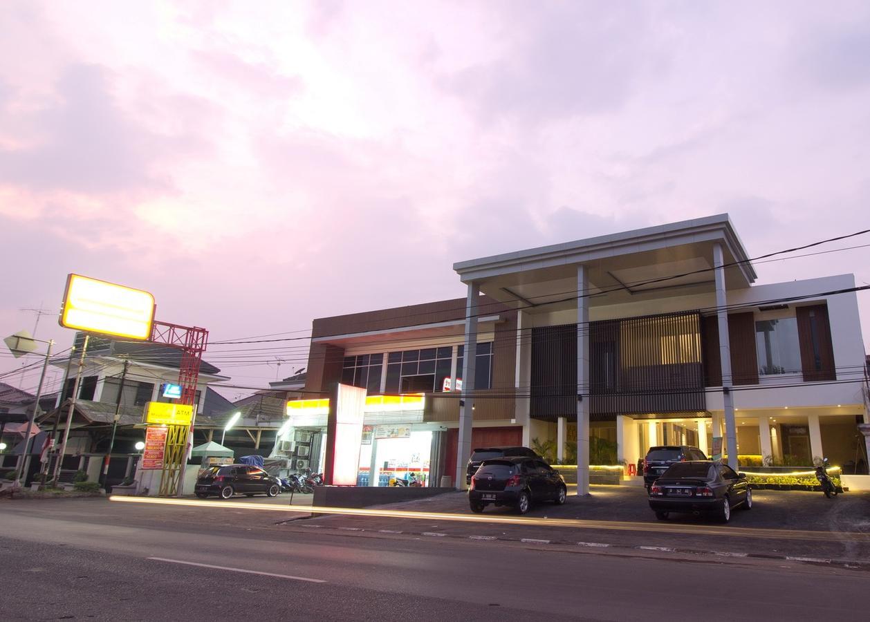 Vinotel Cirebon Exterior photo